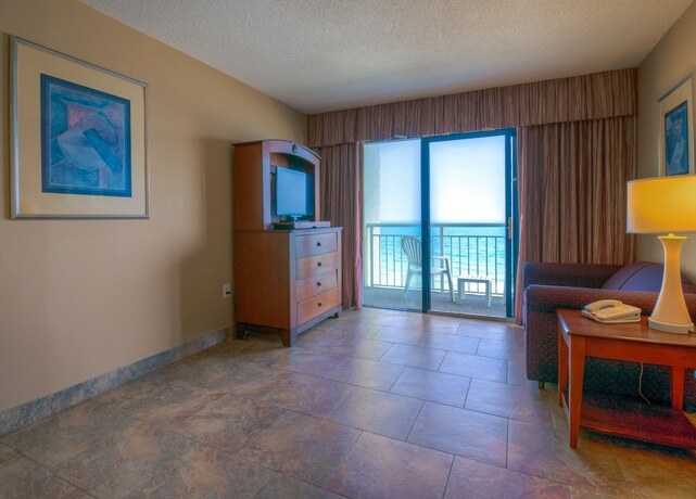 Imagen de la habitación del Hotel Ocean Drive Beach And Golf Resort. Foto 16
