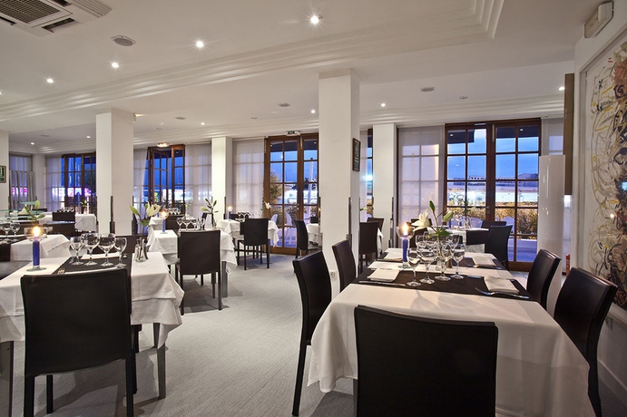 Imagen del bar/restaurante del Hotel Ocean Drive Ibiza. Foto 3