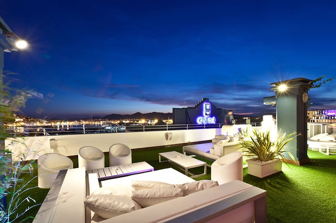 Imagen del bar/restaurante del Hotel Ocean Drive Ibiza. Foto 4