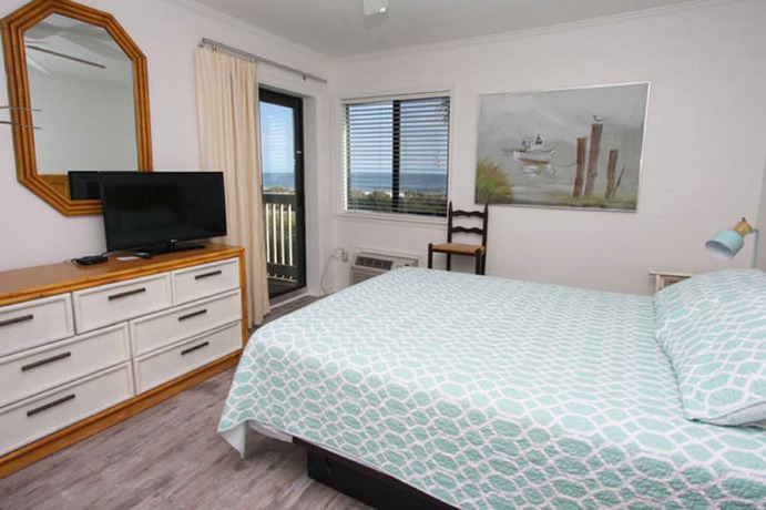 Imagen de la habitación del Hotel Ocean Forest Villas by Elliott Beach Rentals. Foto 3