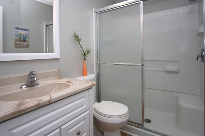 Imagen de la habitación del Hotel Ocean Forest Villas by Elliott Beach Rentals. Foto 6