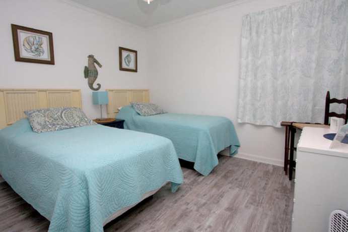 Imagen de la habitación del Hotel Ocean Forest Villas by Elliott Beach Rentals. Foto 10
