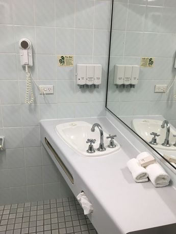 Imagen de los interiores del Hotel Ocean Front At The Entrance. Foto 16