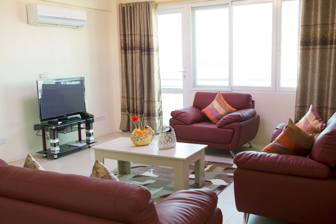 Imagen de los interiores del Hotel Ocean Front Suites. Foto 10