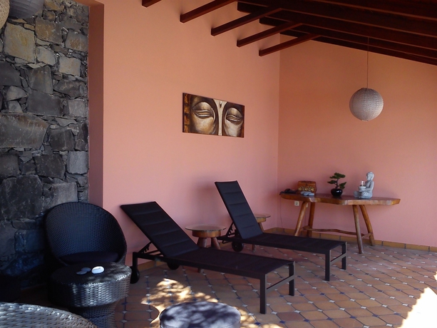 Imagen de la piscina del Hotel Ocean Gardens. Foto 7