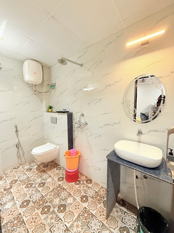 Imagen de la habitación del Hotel Ocean Grand, Varanasi. Foto 4