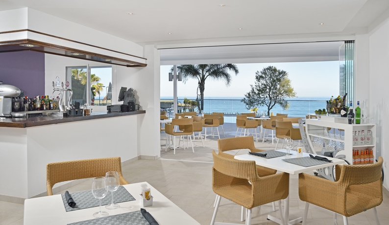 Imagen del bar/restaurante del Hotel Ocean House Costa del Sol by Grupotel. Foto 3