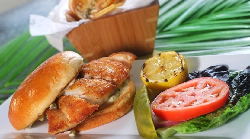 Imagen del bar/restaurante del Hotel Ocean Key Resort - A Noble House Resort. Foto 7