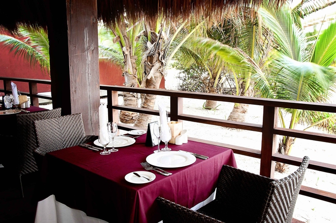 Imagen del bar/restaurante del Hotel Ocean Maya Royale All Inclusive Adults Only. Foto 4
