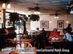 Imagen del bar/restaurante del Hotel Ocean One Resort. Foto 2