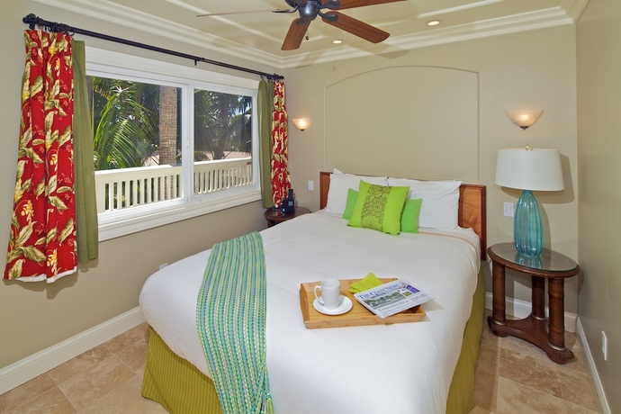 Imagen de la habitación del Hotel Ocean Palms Beach Resort. Foto 13