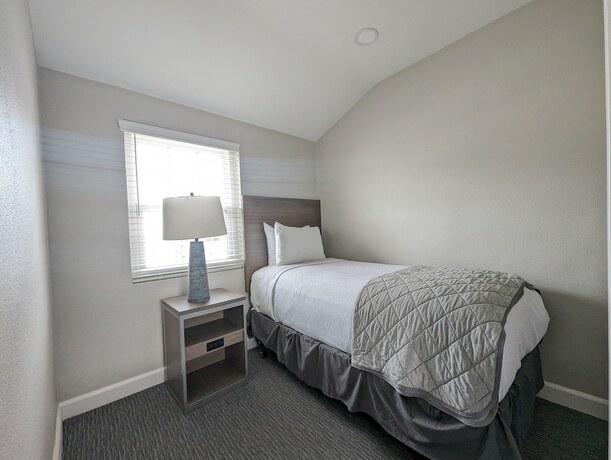 Imagen de la habitación del Hotel Ocean Park Inn, Santa Monica. Foto 17