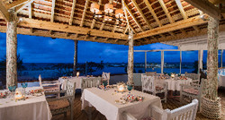 Imagen del bar/restaurante del Hotel Ocean Point Residence and Spa. Foto 3