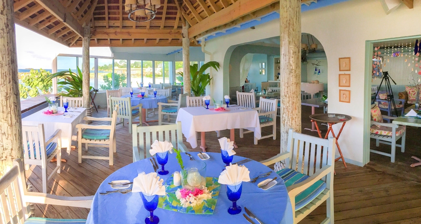 Imagen del bar/restaurante del Hotel Ocean Point Resort and Spa - Adults Only. Foto 3