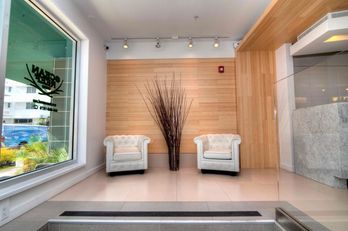 Imagen de los interiores del Hotel Ocean Reef Suites. Foto 13