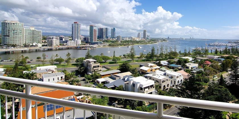 Imagen de la habitación del Hotel Ocean Sands Resort, Main Beach. Foto 2