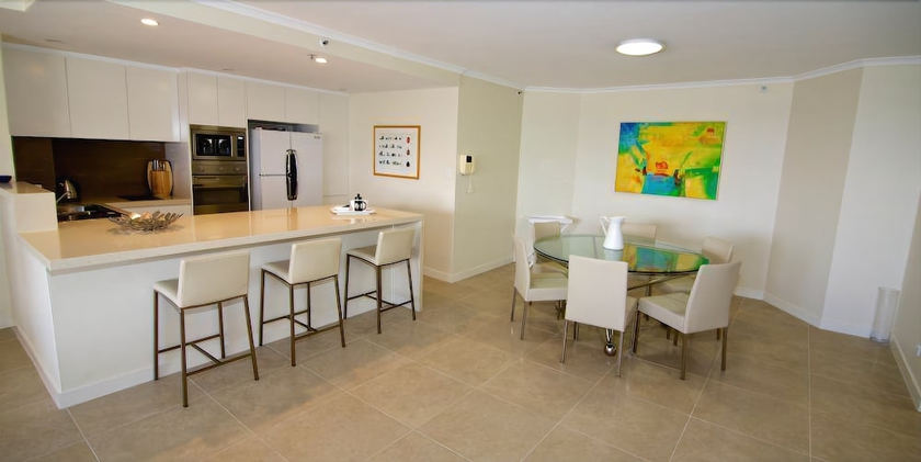 Imagen de la habitación del Hotel Ocean Sands Resort, Main Beach. Foto 8