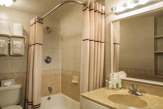 Imagen de la habitación del Hotel Ocean Sky and Resort. Foto 5