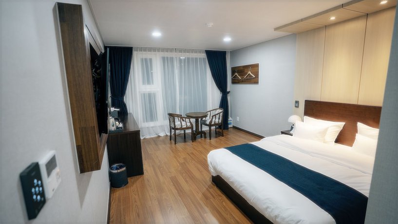 Imagen de la habitación del Hotel Ocean Spa Hotel. Foto 8