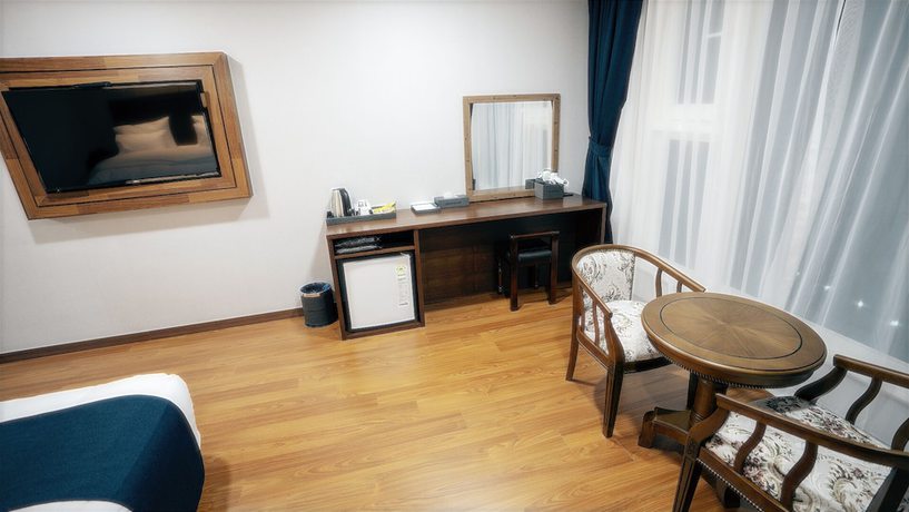 Imagen de la habitación del Hotel Ocean Spa Hotel. Foto 18