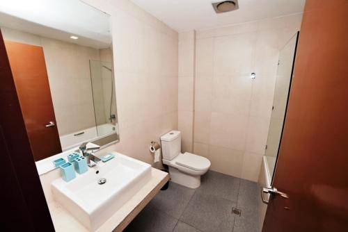 Imagen de la habitación del Hotel Ocean Suites Bohol Boutique. Foto 6