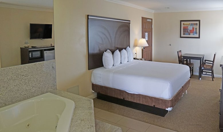 Imagen de la habitación del Hotel Ocean Surf Inn and Suites. Foto 5