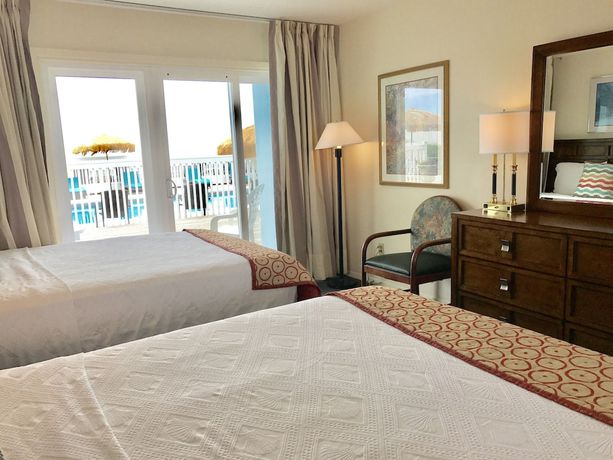 Imagen de la habitación del Hotel Ocean Surf Resort. Foto 3