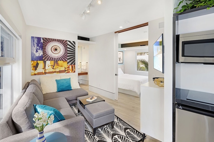 Imagen de la habitación del Hotel Ocean Treasure Beachside Suites. Foto 2