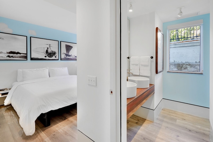Imagen de la habitación del Hotel Ocean Treasure Beachside Suites. Foto 12