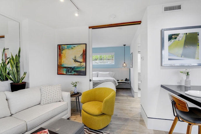 Imagen de la habitación del Hotel Ocean Treasure Beachside Suites. Foto 15