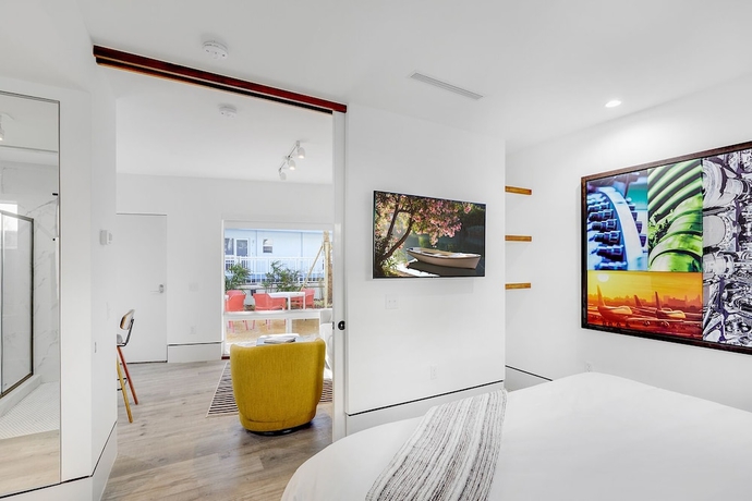 Imagen de la habitación del Hotel Ocean Treasure Beachside Suites. Foto 17