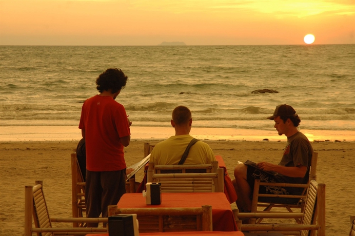 Imagen del bar/restaurante del Hotel Ocean View Resort. Foto 2