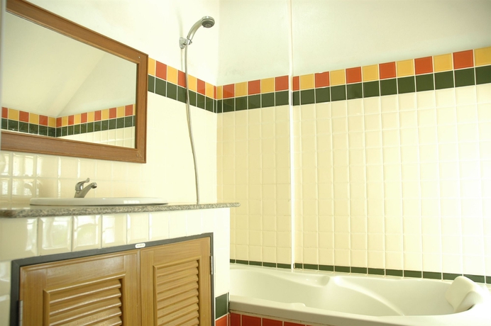 Imagen de la habitación del Hotel Ocean View Resort. Foto 9