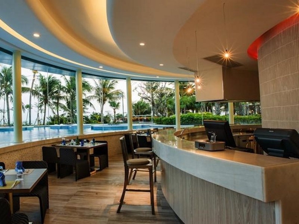 Imagen general del Hotel Ocean View Resort Yalong Bay. Foto 7