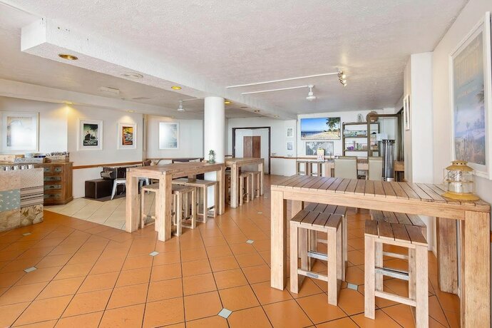 Imagen del bar/restaurante del Hotel Ocean Views 14a. Foto 14