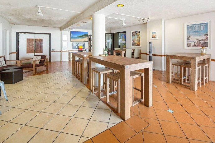 Imagen del bar/restaurante del Hotel Ocean Views 14a. Foto 19