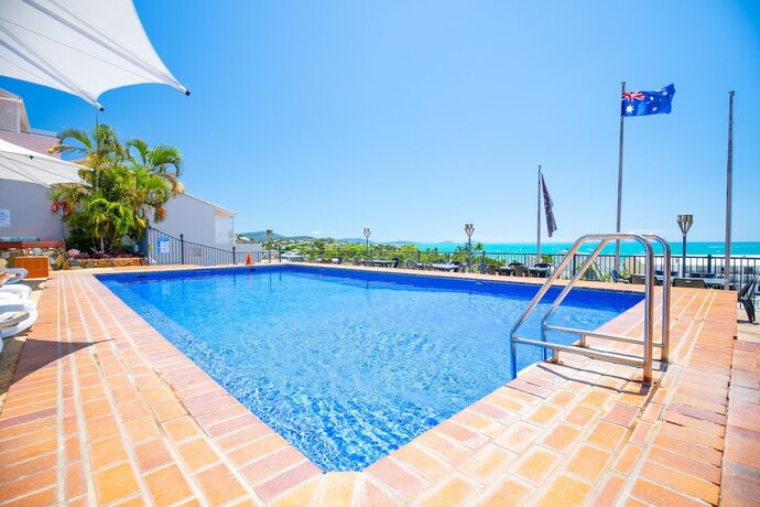 Imagen de la piscina del Hotel Ocean Views 27a. Foto 33