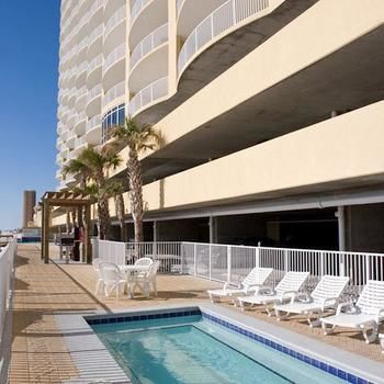 Imagen de la piscina del Hotel Ocean Villa By Royal American Beach Getaways. Foto 15