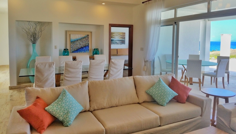 Imagen de los interiores del Hotel Ocean Village Deluxe. Foto 14