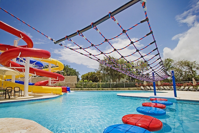 Imagen de la piscina del Hotel Ocean Village Deluxe. Foto 17
