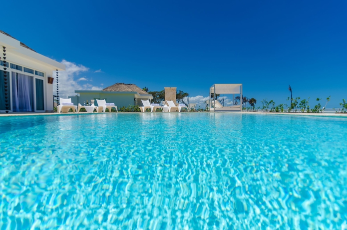Imagen de la piscina del Hotel Ocean Village Deluxe. Foto 18