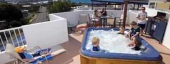 Imagen de los interiores del Hotel Ocean Vista On Alex. Foto 12