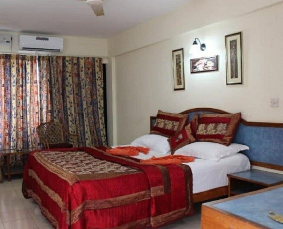 Imagen general del Hotel Ocean Waves Meera. Foto 4