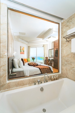 Imagen de la habitación del Hotel Ocean Waves Resort Cam Ranh. Foto 3