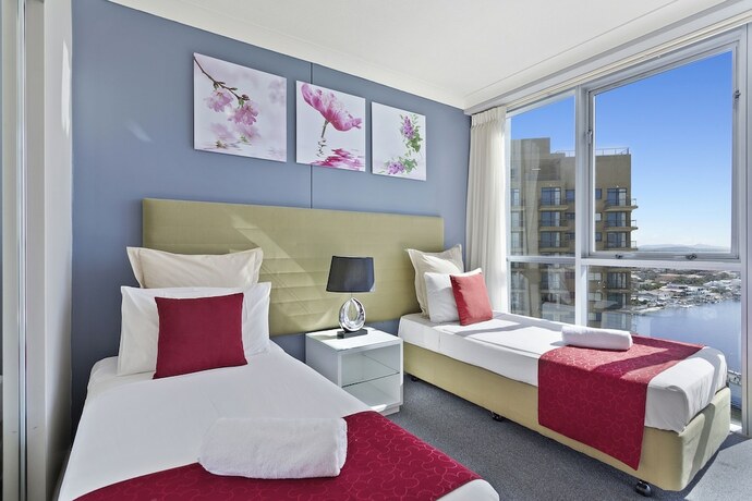 Imagen general del Hotel Ocean and Riverview At Chevron Renaissance. Foto 2