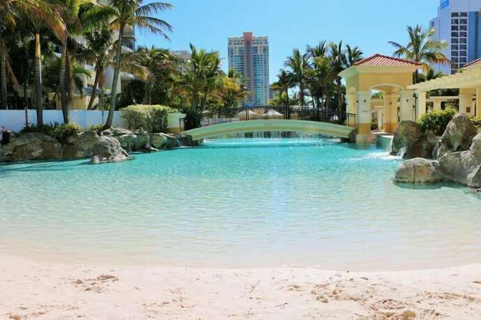 Imagen general del Hotel Ocean and Riverview At Chevron Renaissance. Foto 9
