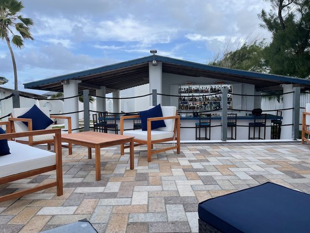 Imagen del bar/restaurante del Hotel OceanBlue. Foto 16