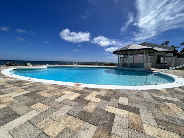 Imagen de la piscina del Hotel OceanBlue. Foto 20