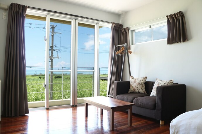 Imagen de la habitación del Hotel OceanVilla Yuninohama. Foto 25