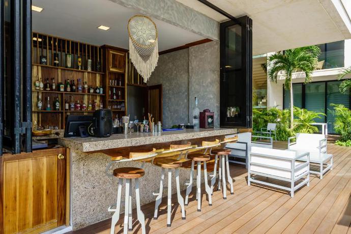 Imagen del bar/restaurante del Hotel Oceana By Abna. Foto 2